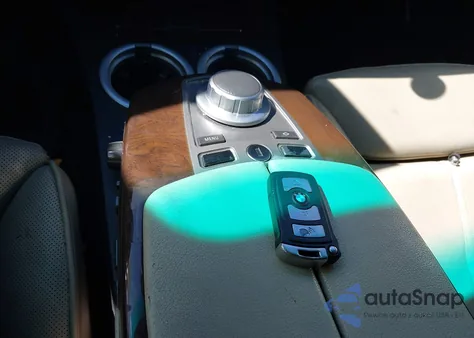 2008 BMW 750Li z USA, uszkodzony, nr VIN WBAHN835X8DT83215